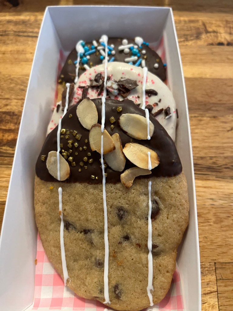 Dipped Chocolate Chip Cookies 1